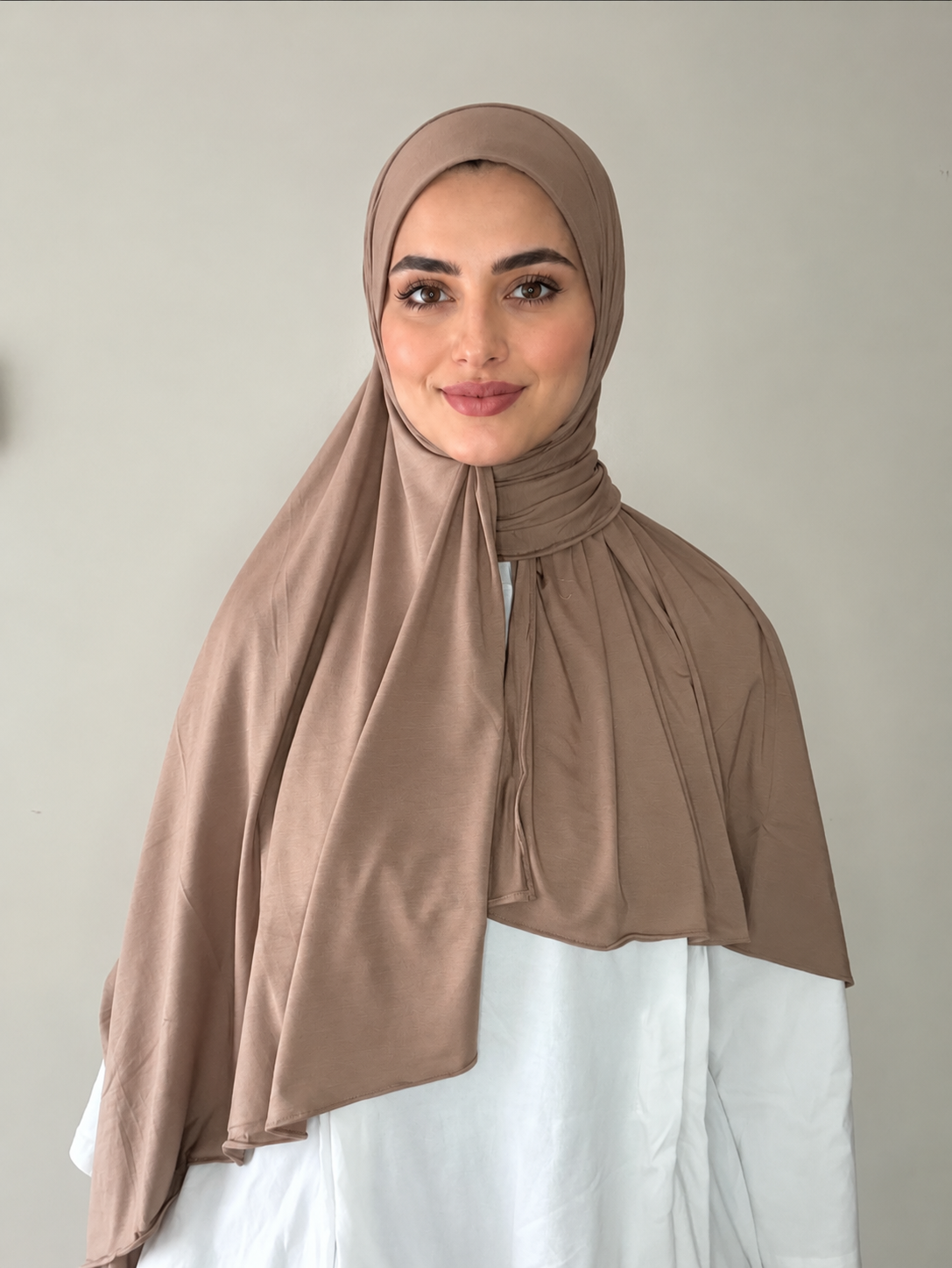 Hijab a enfiler en bambou taupe