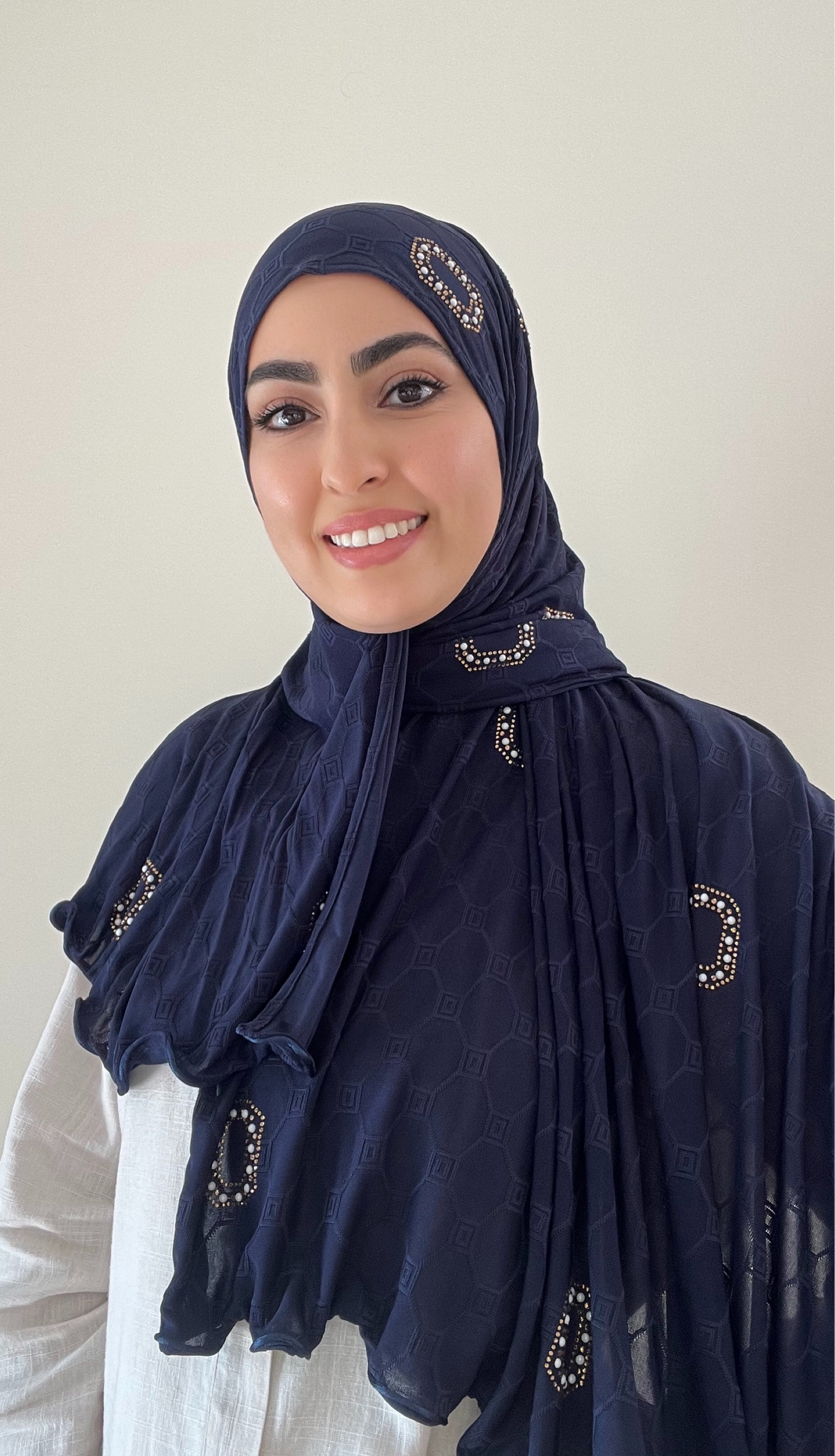 Hijab monogram bleu marine