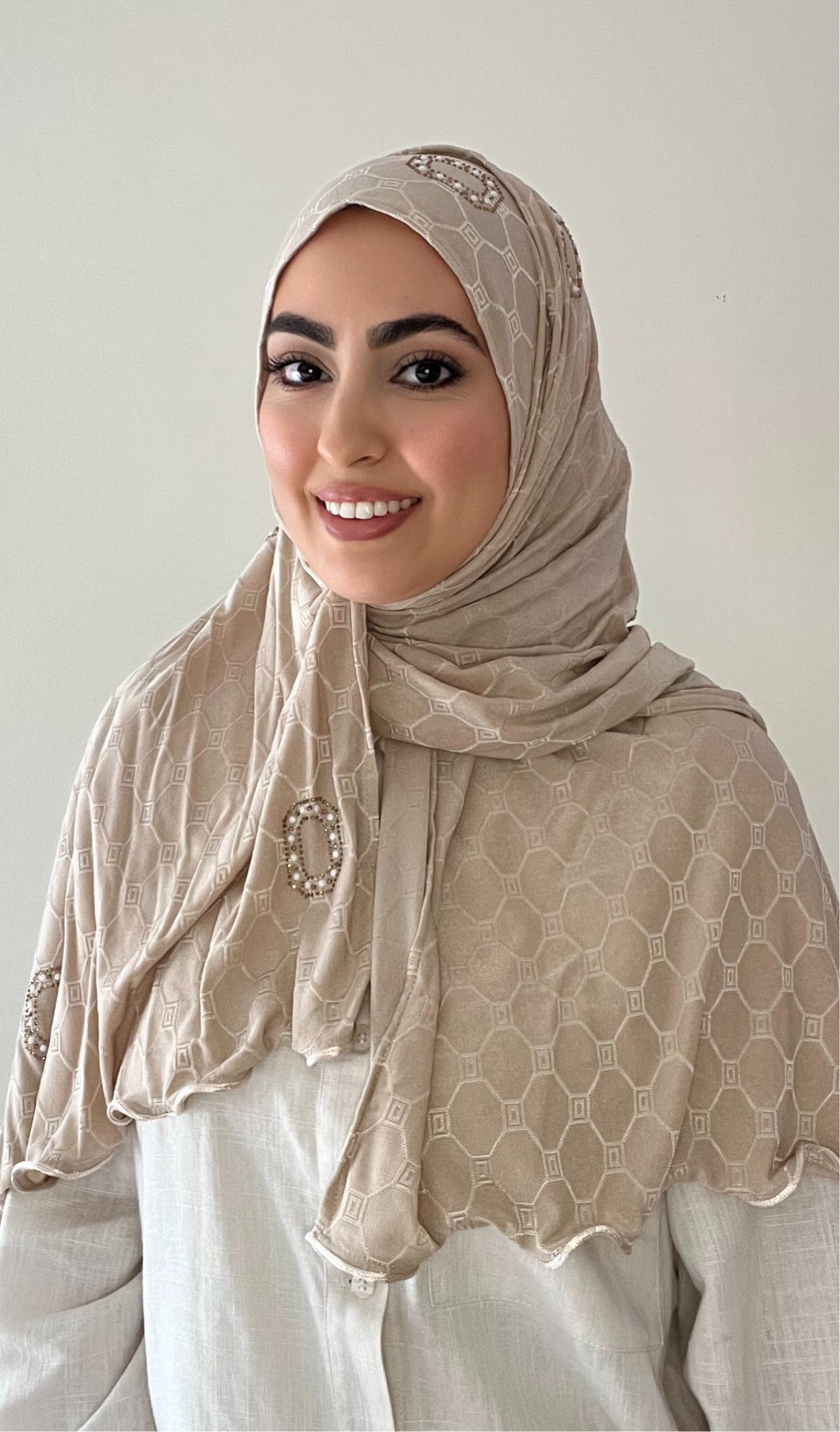 Hijab Monogram beige