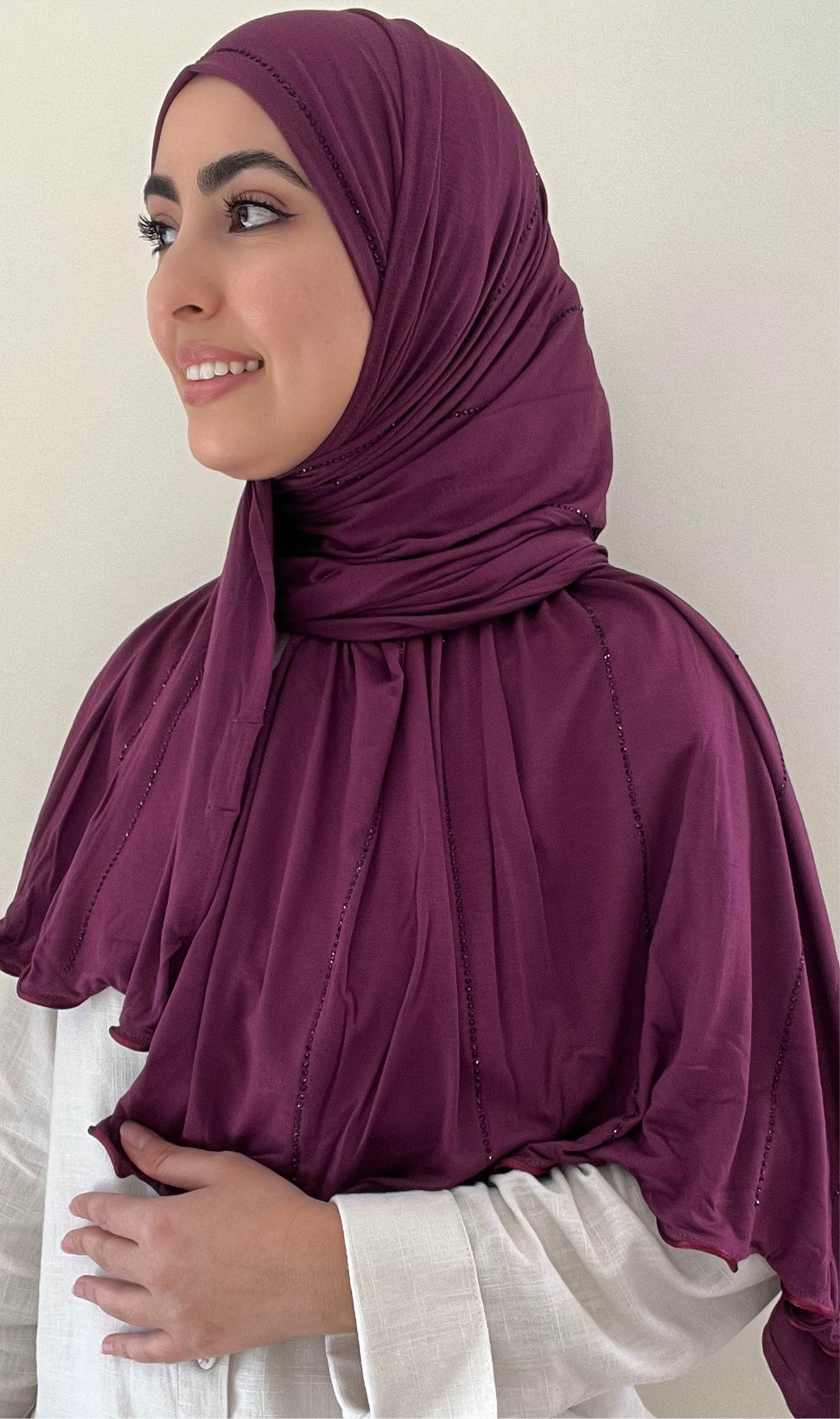 Hijab shiny prune