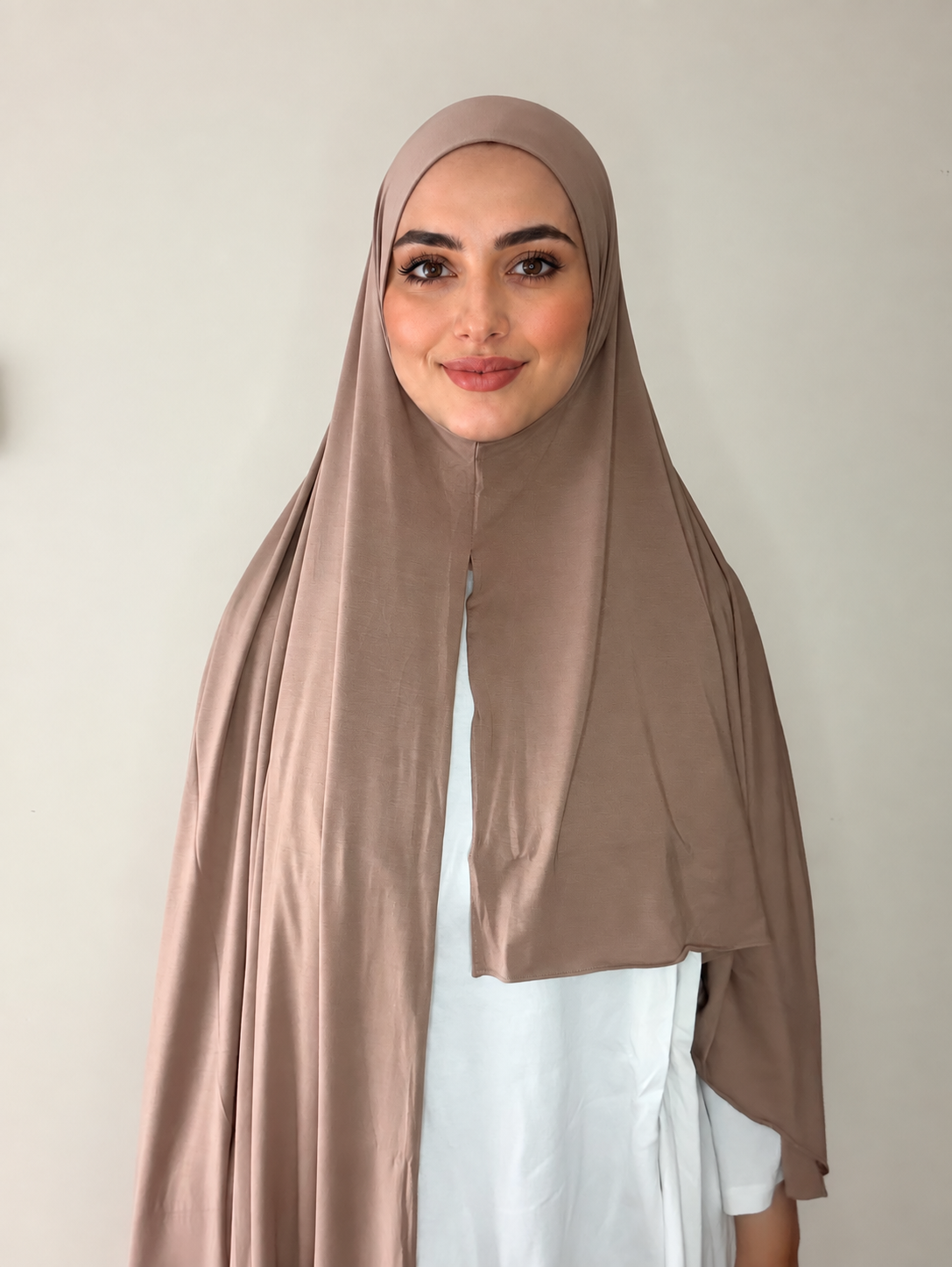 Hijab a enfiler en bambou taupe